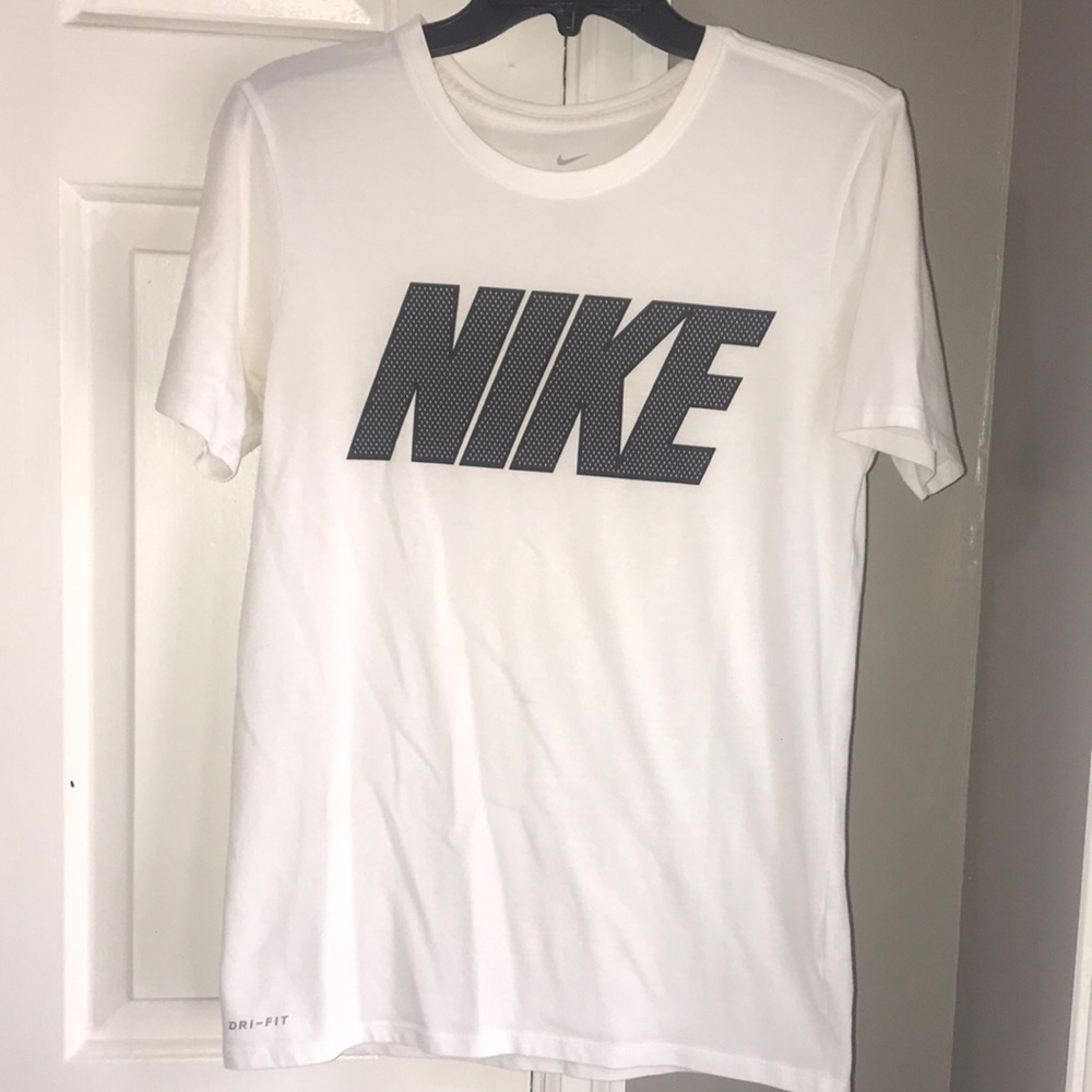 Men’s white Nike T-shirt